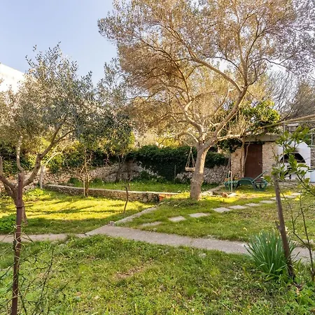 Apartment With A Parking Space Mali Losinj