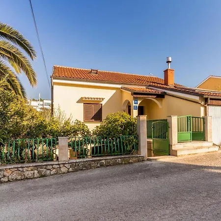 Apartment With A Parking Space Mali Losinj