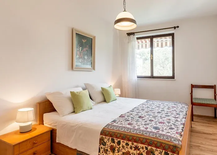 Apartment With A Parking Space Mali Losinj